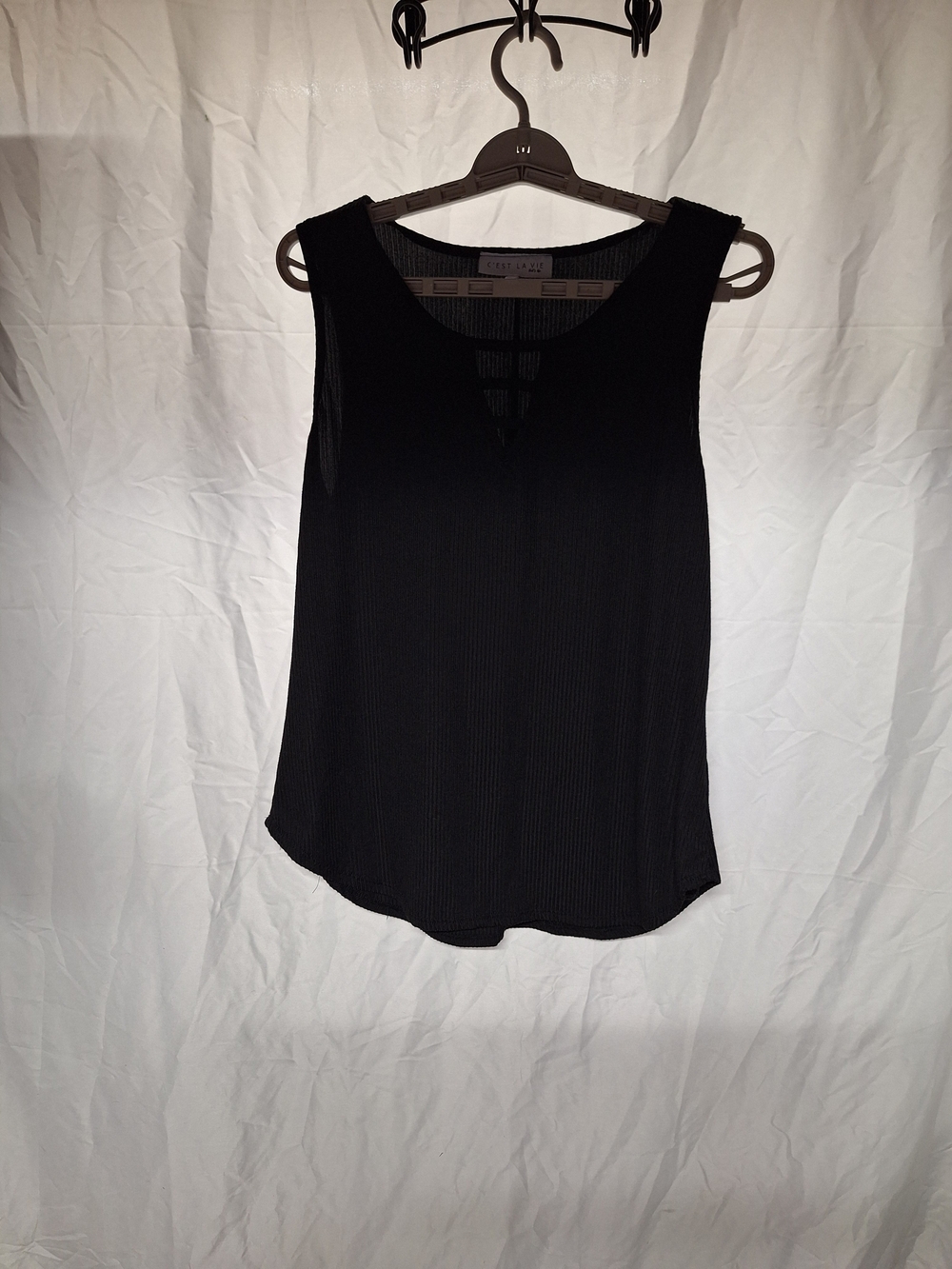 Sleeveless V-Neck Ribbed Tank Top - Black